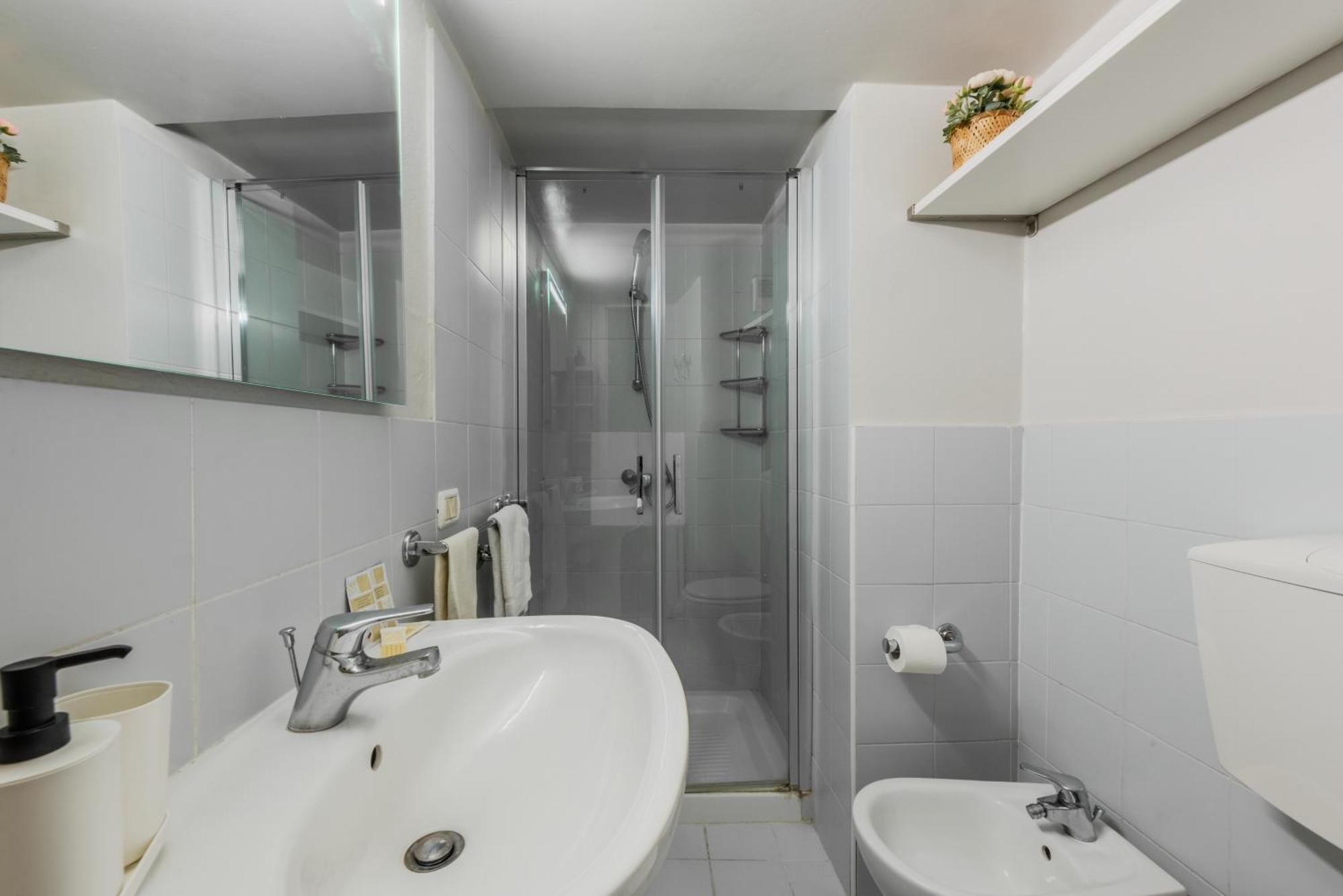 Porta Garibaldi Antique Charm Apartment Milan Luaran gambar