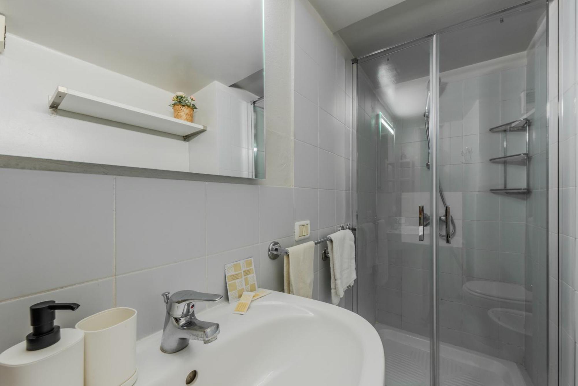 Porta Garibaldi Antique Charm Apartment Milan Luaran gambar